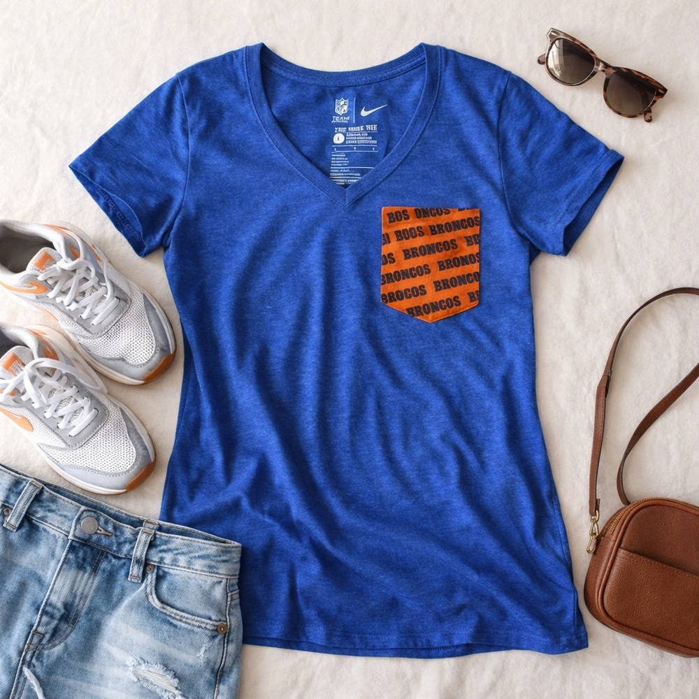 Nike Denver Broncos NFL Women's V-Neck Pocket Tee Blue Size L